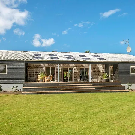 6 Person Holiday In Holiday home
