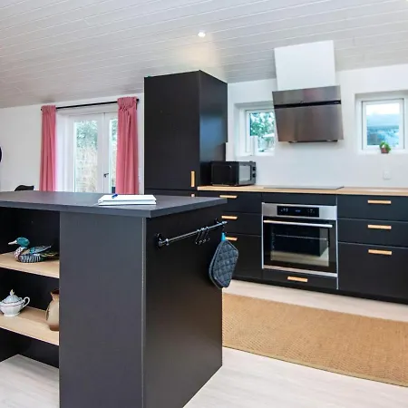 6 Person Holiday In Glesborg